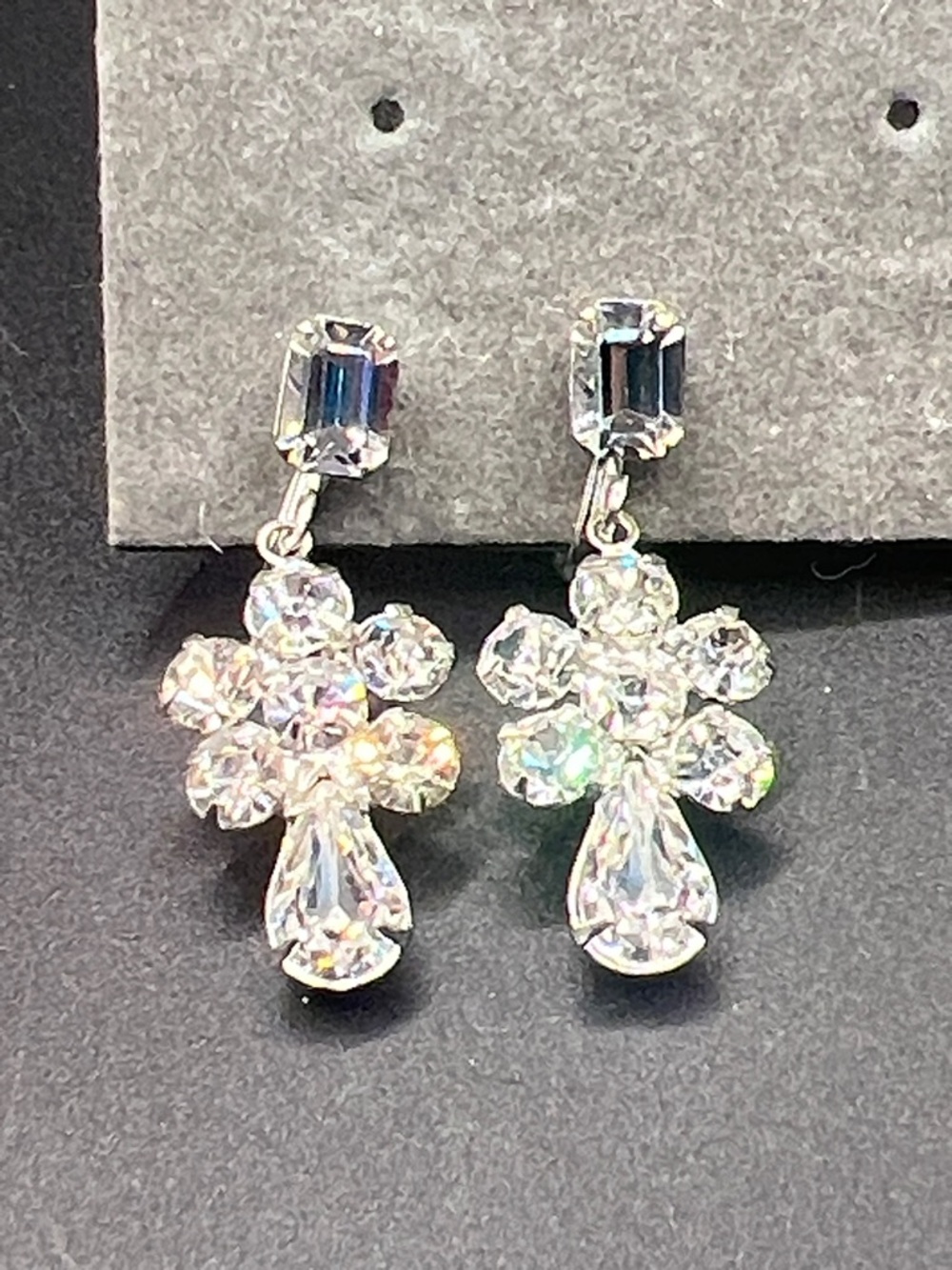 Vintage Rhinestone Drop Screw back Earrings - Silver Sparkle